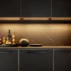 Eine moderne Küche mit dunklen Schränken und stilvoller Beleuchtung. Nolte Küchen.