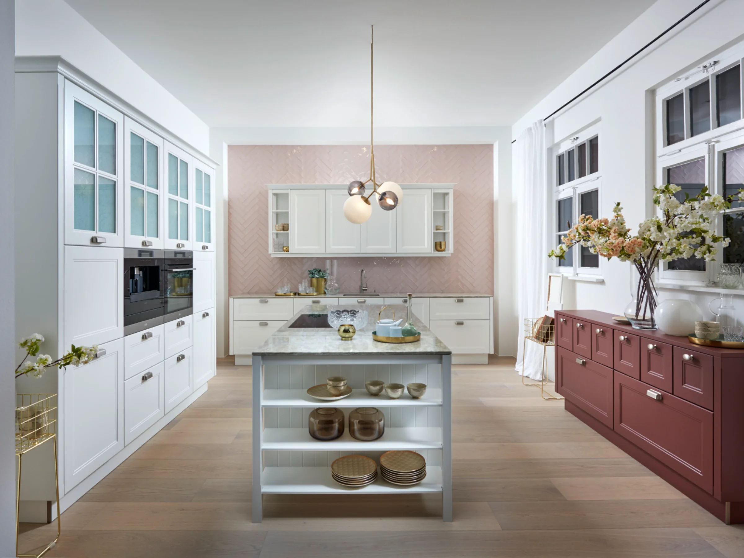 product image NK25427_Koje_06_Windsor_Lack_WeiSZ___Hennarot_soft.jpg